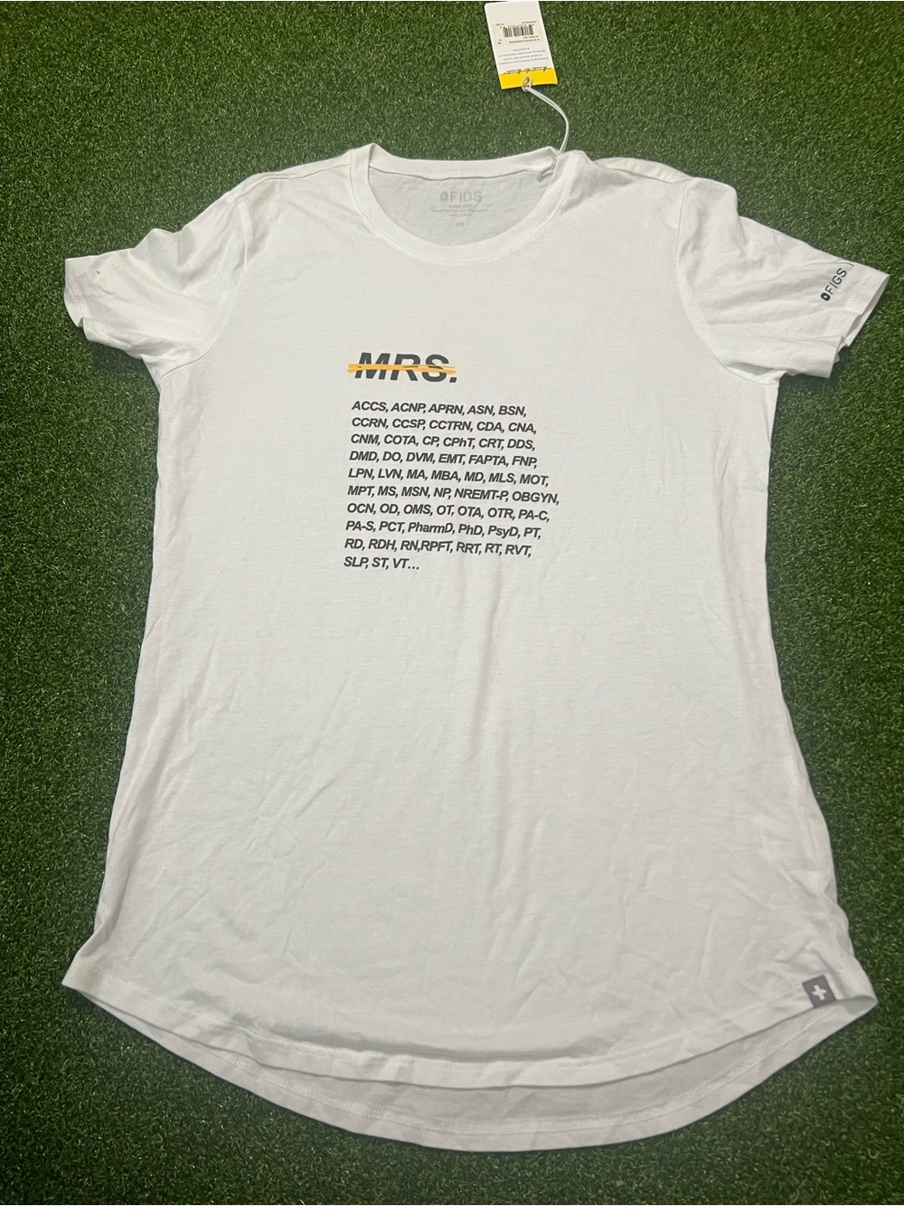 🩺 NWT FIGS x Bumble "MRS." Profession Over Status Underscrub XS 🐝